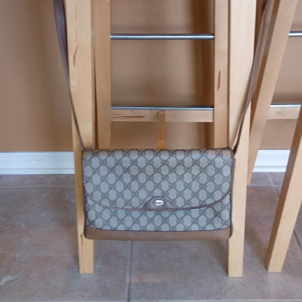 Over shoulder 2 compartment purse